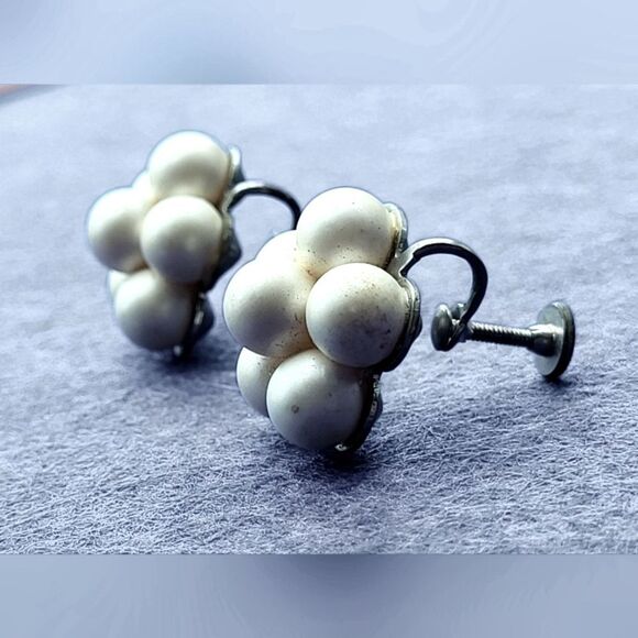 Vintage Whimsical Screw back Earrings - Picture 6 of 6